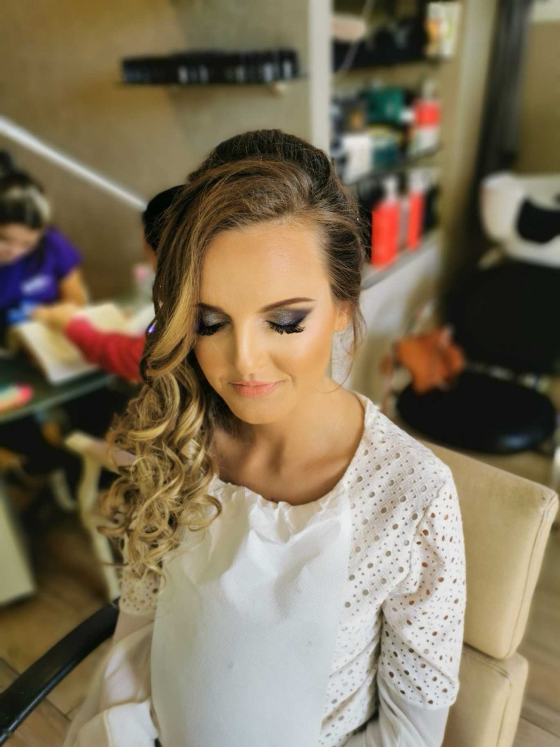 Bibi beauty centar #beograd Make-up / šminkanje Profesionalno šminkanje + veštačke trepavice