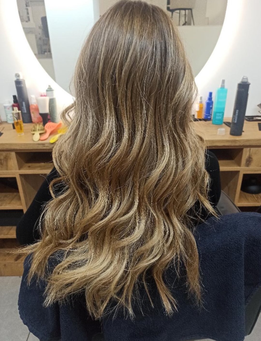 Studio Eleven Ladies&Gentlemen #beograd Feniranje i stilizovanje Feniranje na talase - ekstra duga kosa