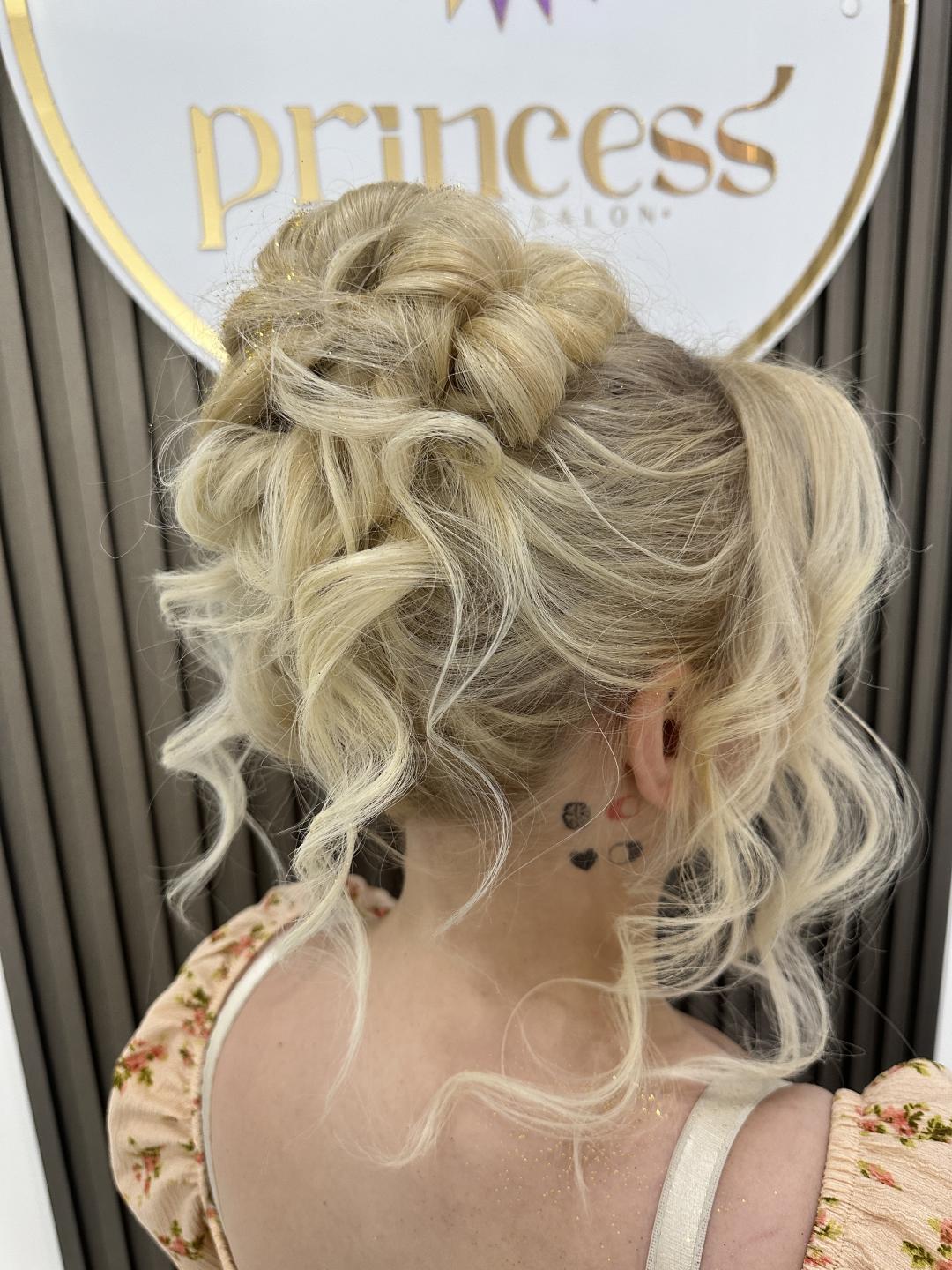 Svečana frizura - punđa sa loknama - Princess beauty salon, Niš Farbanje kose Frizerski saloni Farbanje kose, Niš, Palilula
