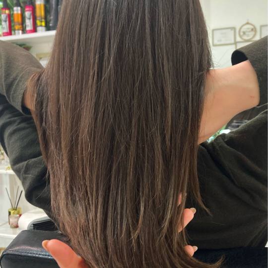 Atelje Glossy Hair #beograd Feniranje i stilizovanje Glossy paket - Žensko šišanje + feniranje + 