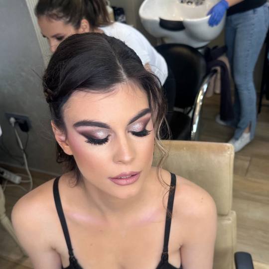 Bibi beauty centar #beograd Make-up / šminkanje Profesionalno šminkanje + veštačke trepavice mak