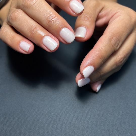 Shishi beauty studio #beograd Gel lak Gel lak ruku + spa manikir gratis Nokti
