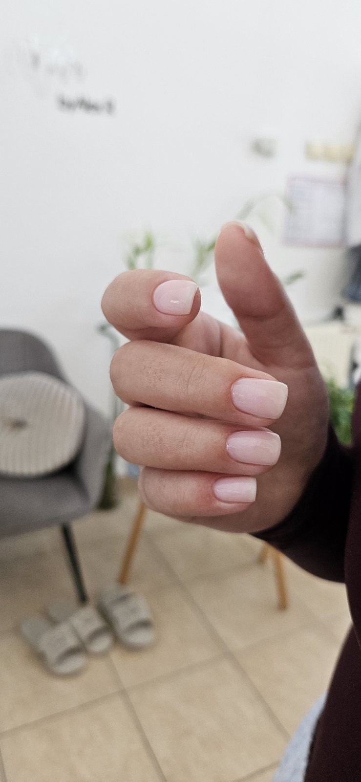 Beauty centar by Alex R #novisad Ojačavanje noktiju Ojačavanje prirodnih noktiju gelom
