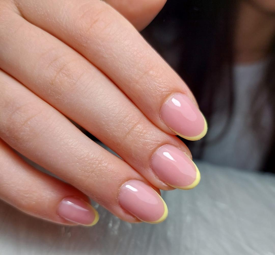Gel lak ruke boja ili frenc + aparatni manikir - S dužina noktiju - Butik Lepote, Beograd Gel lak Nokti Gel lak, Beograd, Vukov spomenik, Đeram