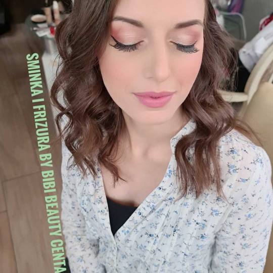 Bibi beauty centar #beograd Make-up / šminkanje Profesionalno šminkanje + feniranje ravno frizura 