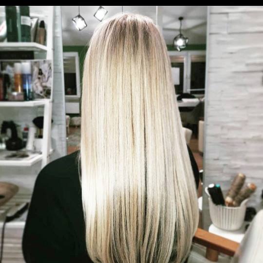 Exclusive Beauty #beograd Farbanje kose Farbanje izrastka - sve dužine kose Bojenje korena i tonira