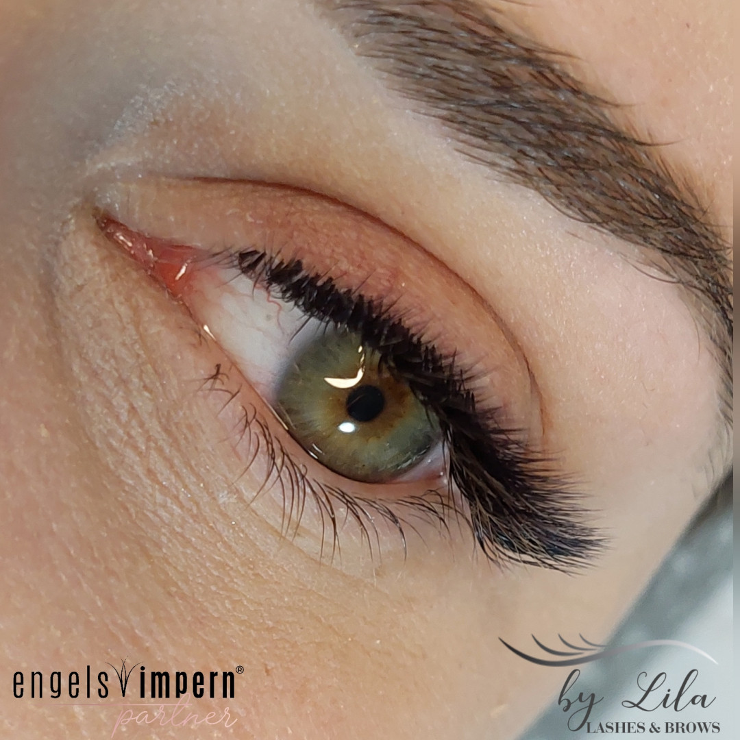 Studio Lila #beograd Nadogradnja trepavica Nadogradnja svilenih trepavica - volumen 2D / 3D
