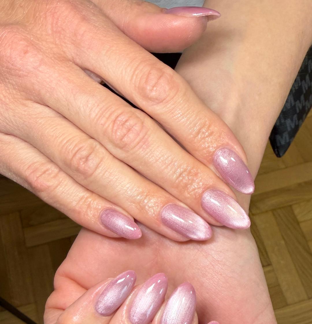 Izlivanje noktiju gelom - M dužina - Beauty room Zvezdara, Beograd Izlivanje noktiju Nokti Izlivanje noktiju, Beograd, Zvezdara