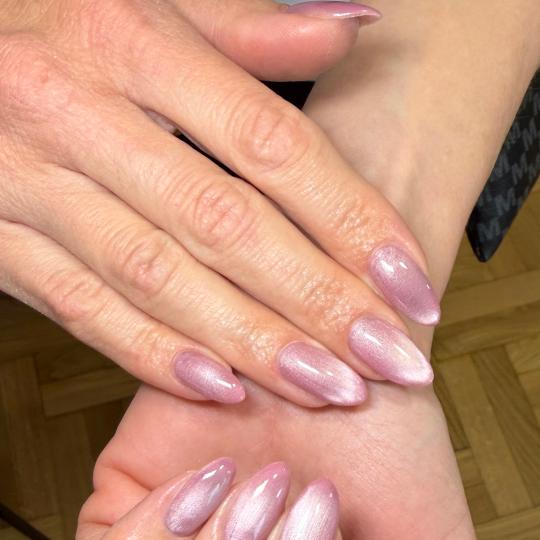 Beauty room Zvezdara #beograd Izlivanje noktiju Izlivanje noktiju gelom - M dužina