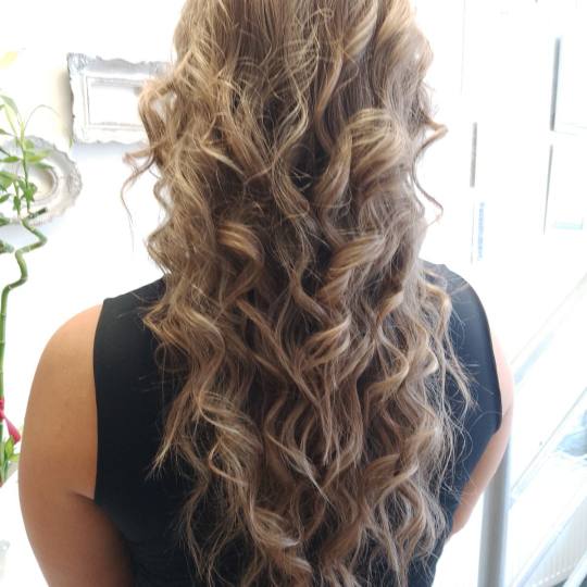 Beauty in Style DM #novisad Uvijanje, lokne i talasi Lokne na peglu - ekstra duga kosa