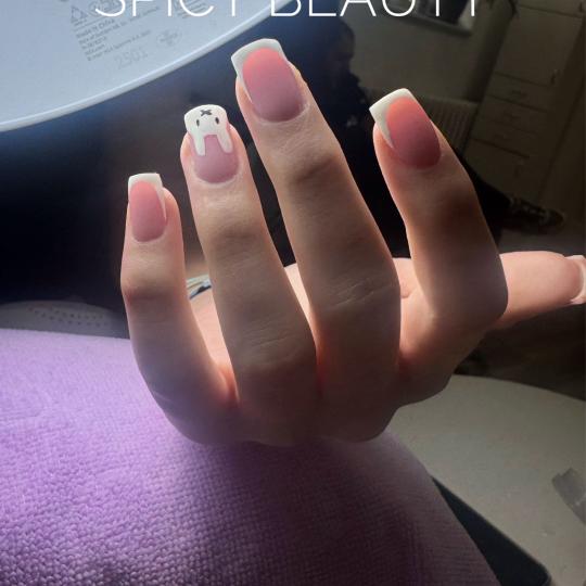 Spicy beauty #beograd Korekcija noktiju Korekcija noktiju - S dužina