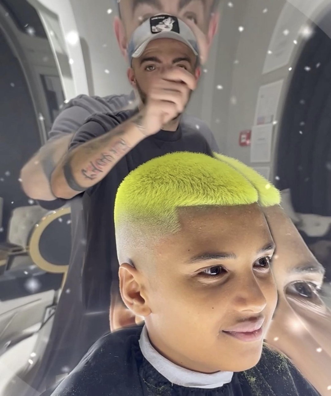Vip Studio Mixa #beograd Farbanje kose Hairtattoo + kolorizacija + šišanje za muškarce - sve dužine kose