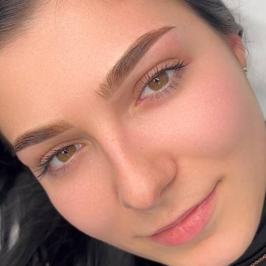 ElenA Studio #novisad Trajna šminka Puder obrve - prvi tretman Puder obrve - dobija se efekat osen