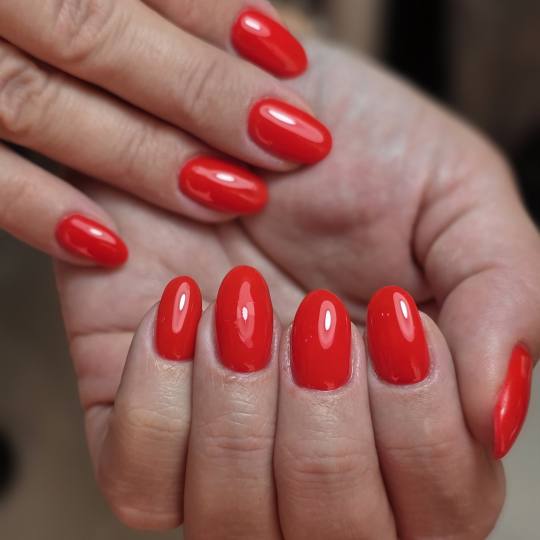 Starmedic #beograd Izlivanje noktiju Izlivanje noktiju gelom + trajni lak