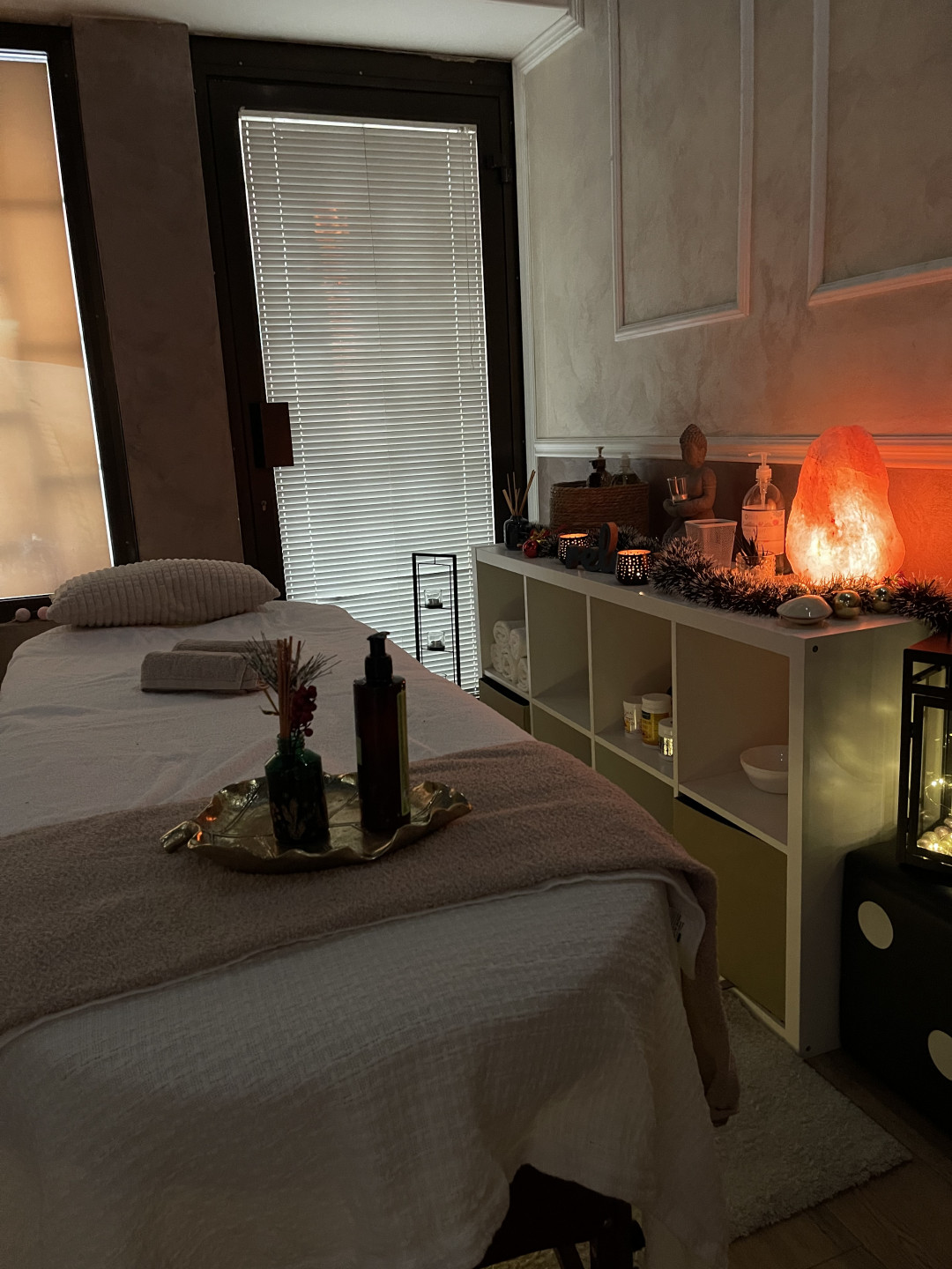 Beauty Spa & Resort #beograd Masaža vulkanskim kamenjem Hot stone masaža vulkanskim kamenjem