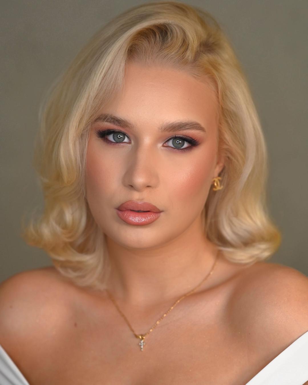 Profesionalno šminkanje za apsolventsko veče - Ivana Vit, Beograd Make-up / šminkanje Lice Make-up / šminkanje, Beograd, Zvezdara