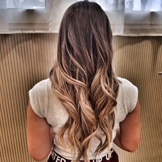 Bibi beauty centar #beograd Feniranje i stilizovanje Feniranje na ravno / lokne - kosa srednje duži