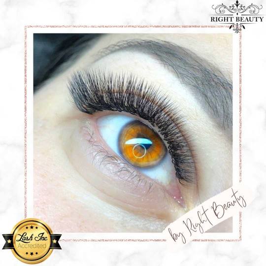 Right Beauty #beograd Nadogradnja trepavica Nadogradnja trepavica - ruski volumen 5D - 8D