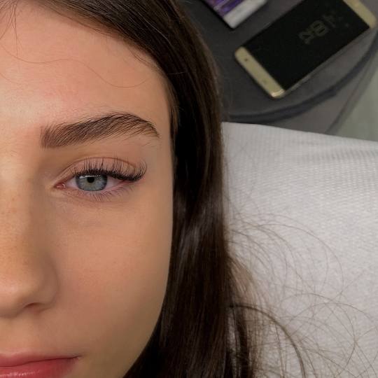 Miss Lash - Nehruova #beograd Nadogradnja trepavica Nadogradnja svilenih trepavica - 1 na 1