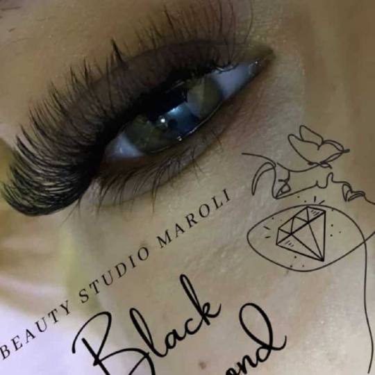 Black Diamond Maroli #novisad Nadogradnja trepavica Nadogradnja svilenih trepavica - 3D W metoda