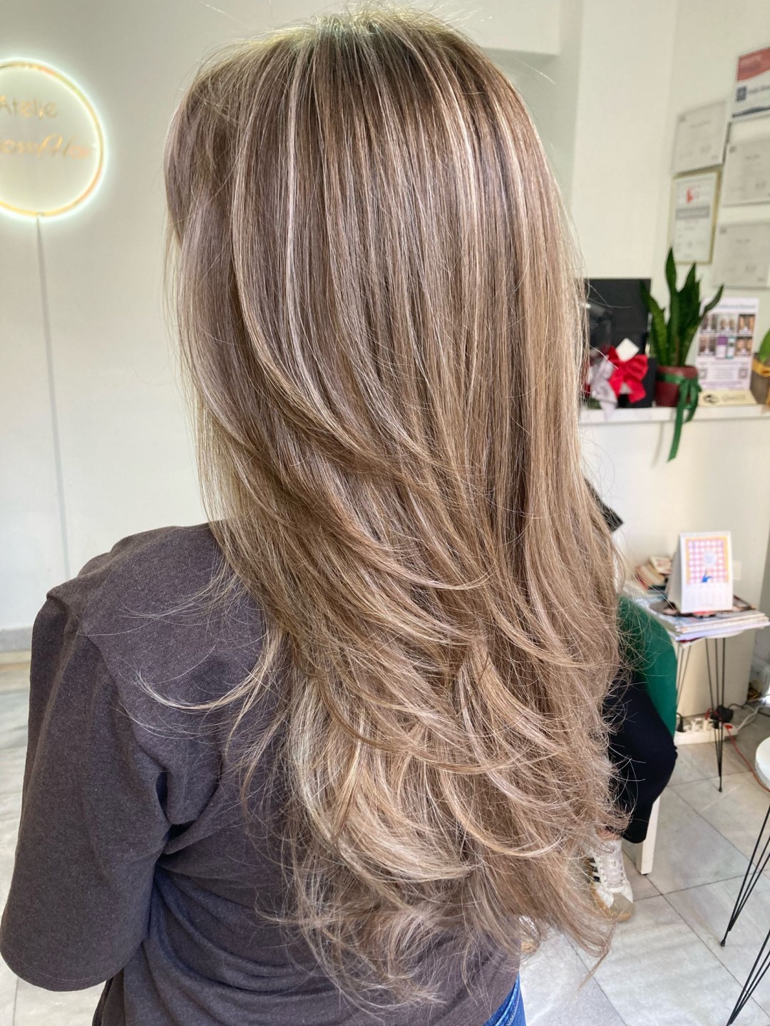 Atelje Glossy Hair #beograd Farbanje kose Blowout cut