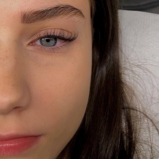 Miss Lash #beograd Trepavice Nadogradnja trepavica - tehnika 1 na 1 Nadogradnja tehnike 1:1