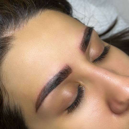 Atelier Beauty Bar #nis Obrve Combo Brows Kombinacija puder obrva i microblading-a