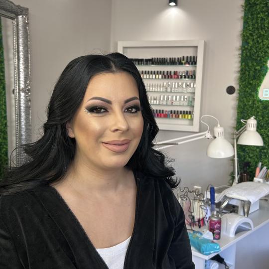 Ena beauty studio usluga