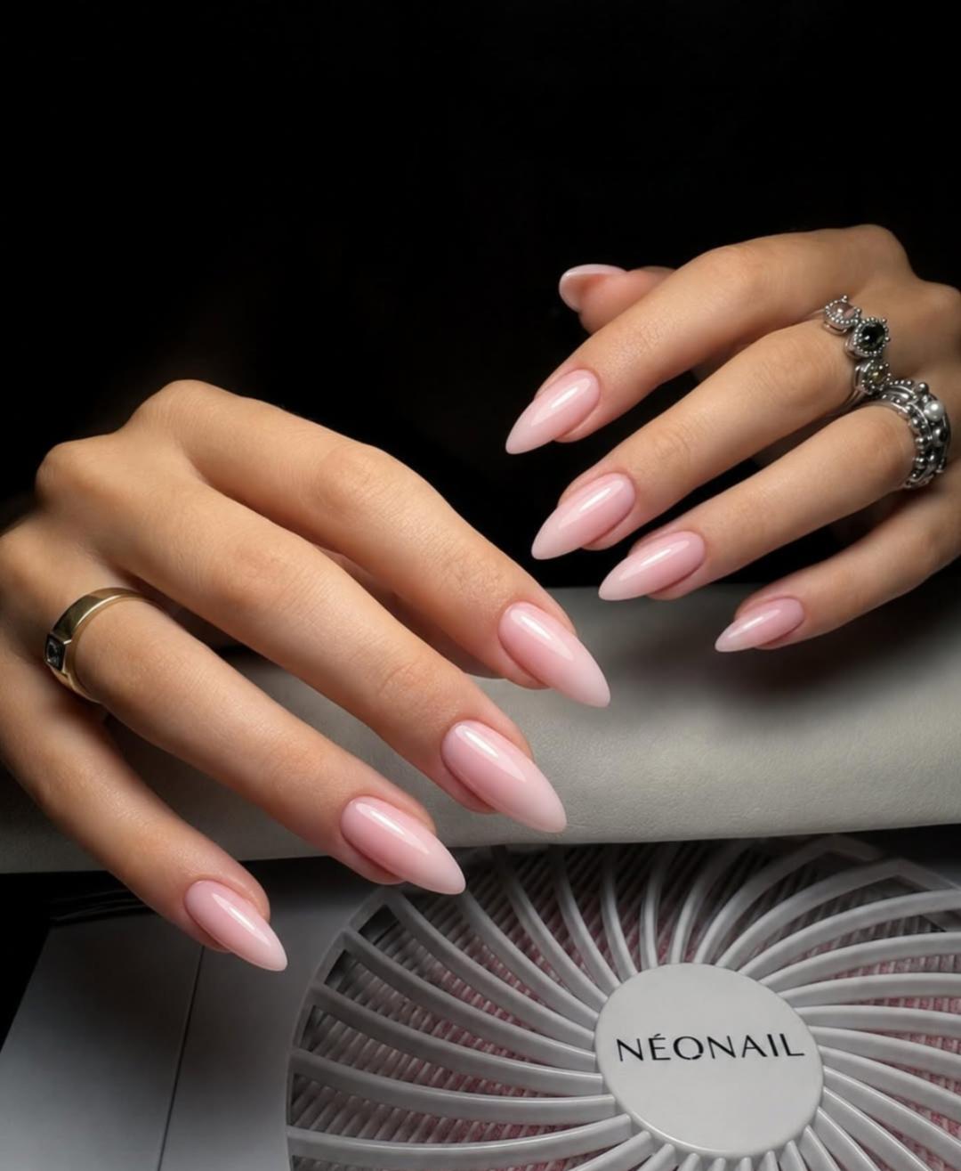 Ojačavanje noktiju gelom - L dužina - Bellezza Atelier, Beograd Ojačavanje noktiju Nokti Ojačavanje noktiju, Beograd, Centar, Stari grad, Dorćol