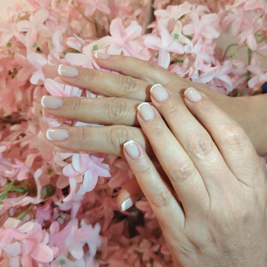 Sarita secret #beograd Manikir Manikir + gel lak korekcija