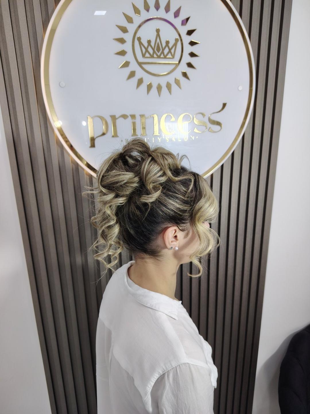 Princess beauty #nis Farbanje kose Svečana frizura - punđa sa loknama