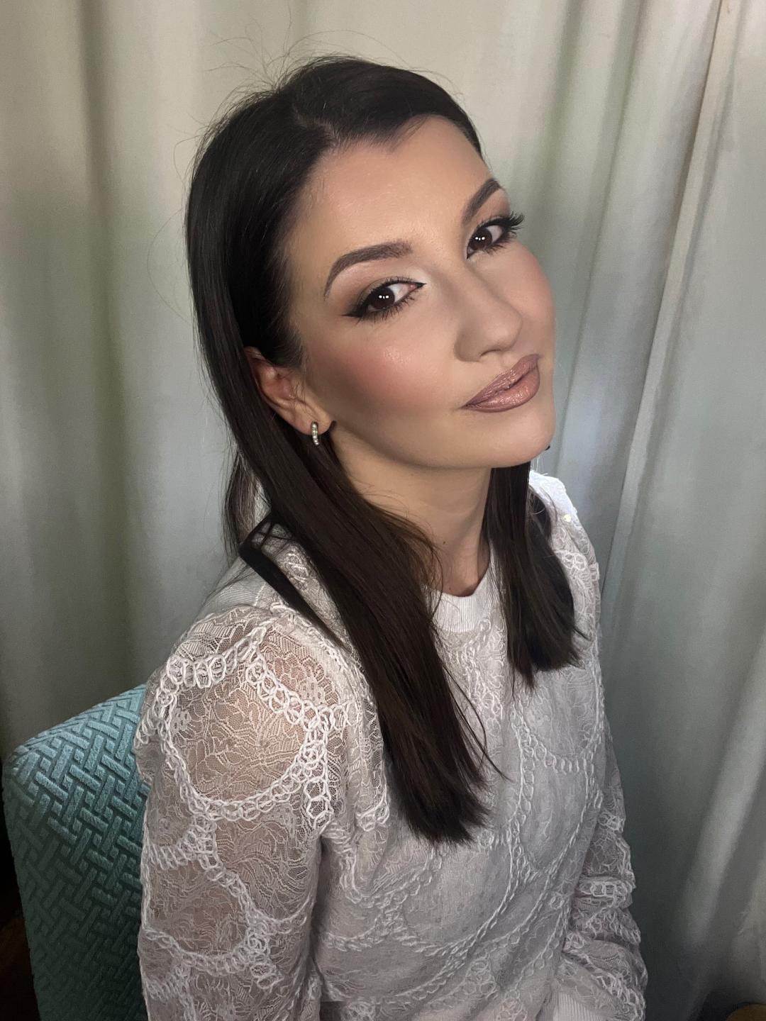 Artist Alex Studio #nis Make-up / šminkanje Profesionalno šminkanje + veštačke trepavice