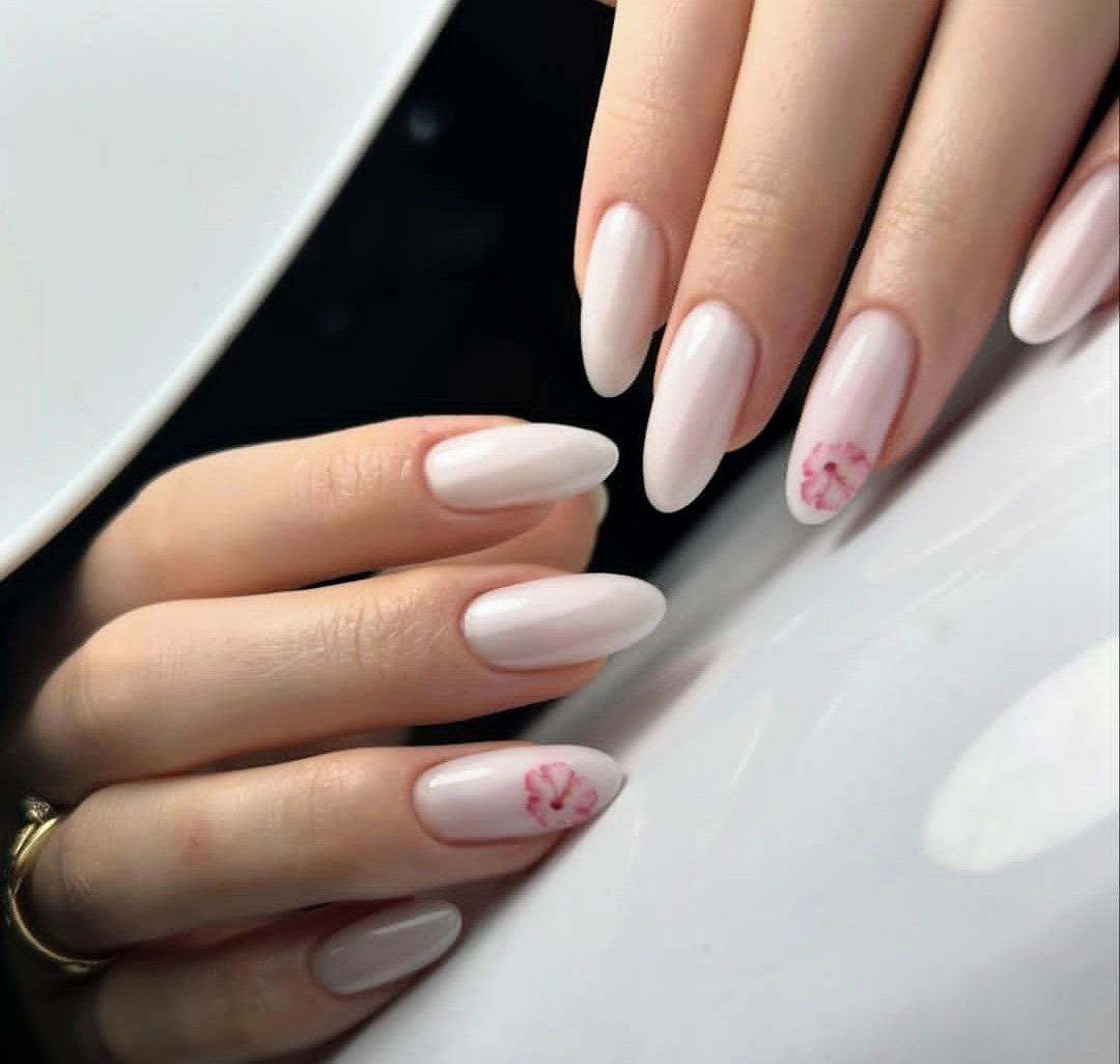 Nail Studio Kućica #beograd Manikir Ojačavanje prirodnih noktiju gelom + manikir