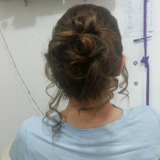 Pour Elle studio #beograd Svečane i frizure za svadbu Svečana frizura - složena pundja