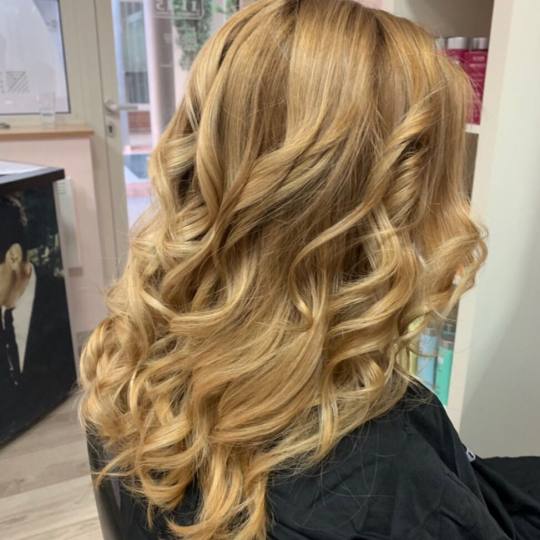 Hair Solutions #beograd Farbanje kose Blond farbanje - kosa srednje dužine