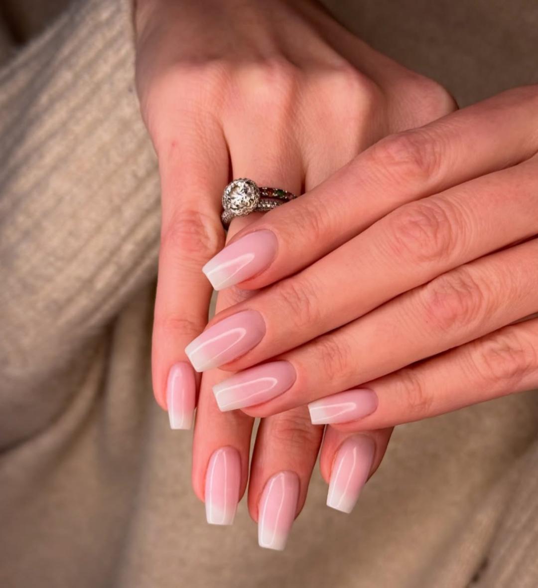 Claire #beograd Nadogradnja noktiju Ojacavanje gelom M