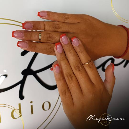 Studio Magic Room #beograd Ojačavanje noktiju Ojačavanje prirodnih noktiju gelom