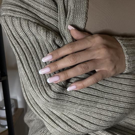 Studio Atina #beograd Ojačavanje noktiju Ojačavanje noktiju gelom + french