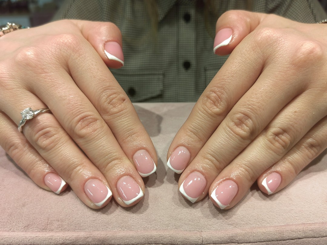 aBeauty Salon Lepote #beograd Lakiranje noktiju French - dodatak uz uslugu