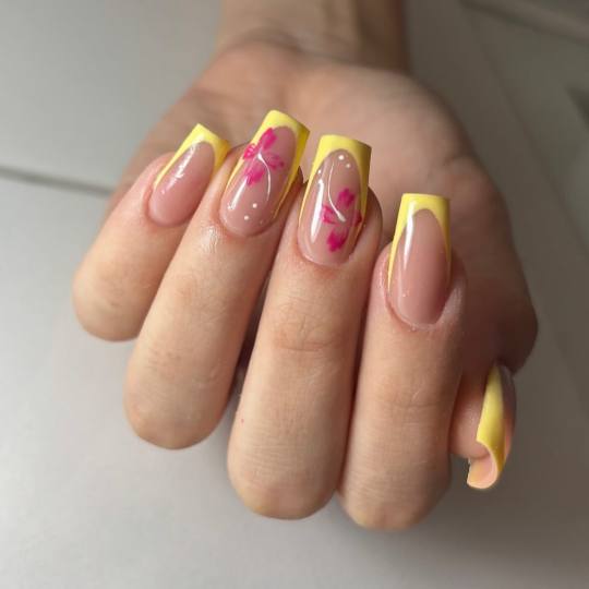 Beauty by Tamara #beograd Izlivanje noktiju Izlivanje noktiju gelom - M dužina Moderan letnji dezen