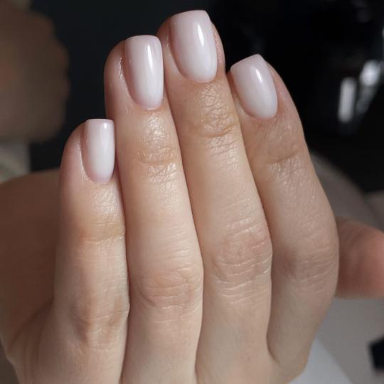 Nails Studio #beograd Ojačavanje noktiju Gel lak / rubber baza