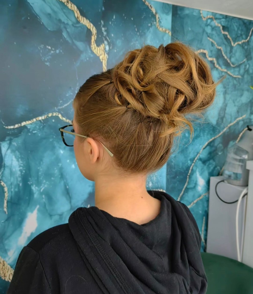 Svečana frizura - srednje složena - Beauty style hair J&D, Novi Sad Svečane i frizure za svadbu Frizerski saloni Svečane i frizure za svadbu, Novi Sad, Sajmište, Detelinara, Banatić