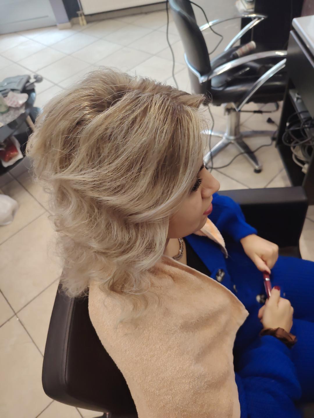 Black Diamond Maroli #novisad Pramenovi Pramenovi na foliju + preliv + feniranje - kosa srednje dužine