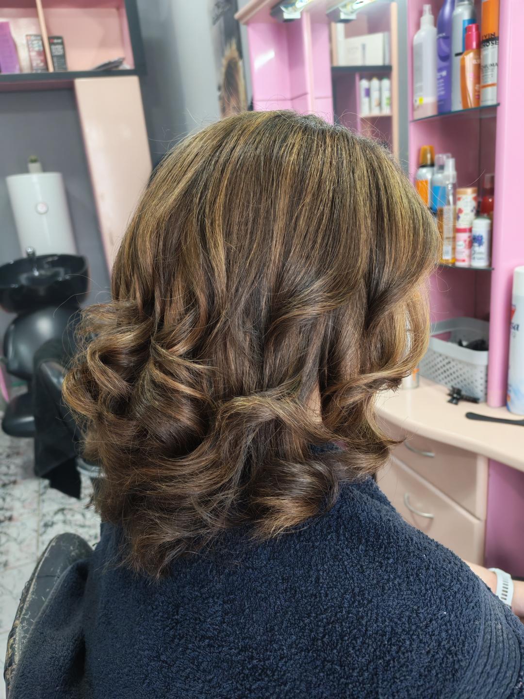 Pramenovi na foliju + šišanje + feniranje - kosa srednje dužine - Beauty Line-M, Novi Sad Pramenovi Frizerski saloni Pramenovi, Novi Sad, Grbavica, Liman, Adamićevo