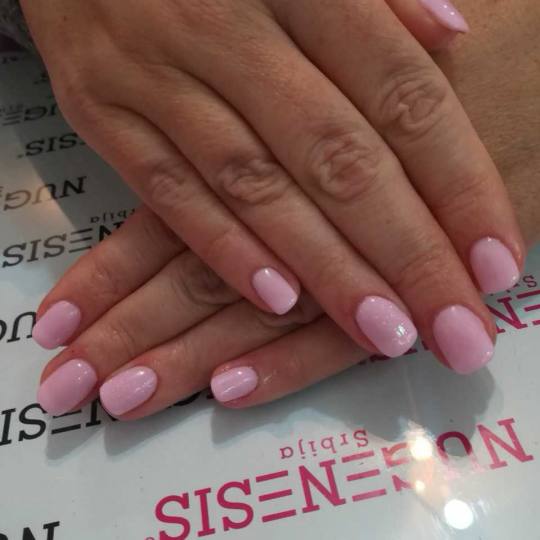 Kristal 888 Beauty #beograd AKCIJA AKCIJA AKCIJA OJACAVANJE PRIRODNIH NOKTIJU 1000