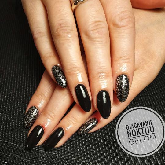 Right Beauty #beograd Ojačavanje noktiju Ojačavanje noktiju gelom dužina 1