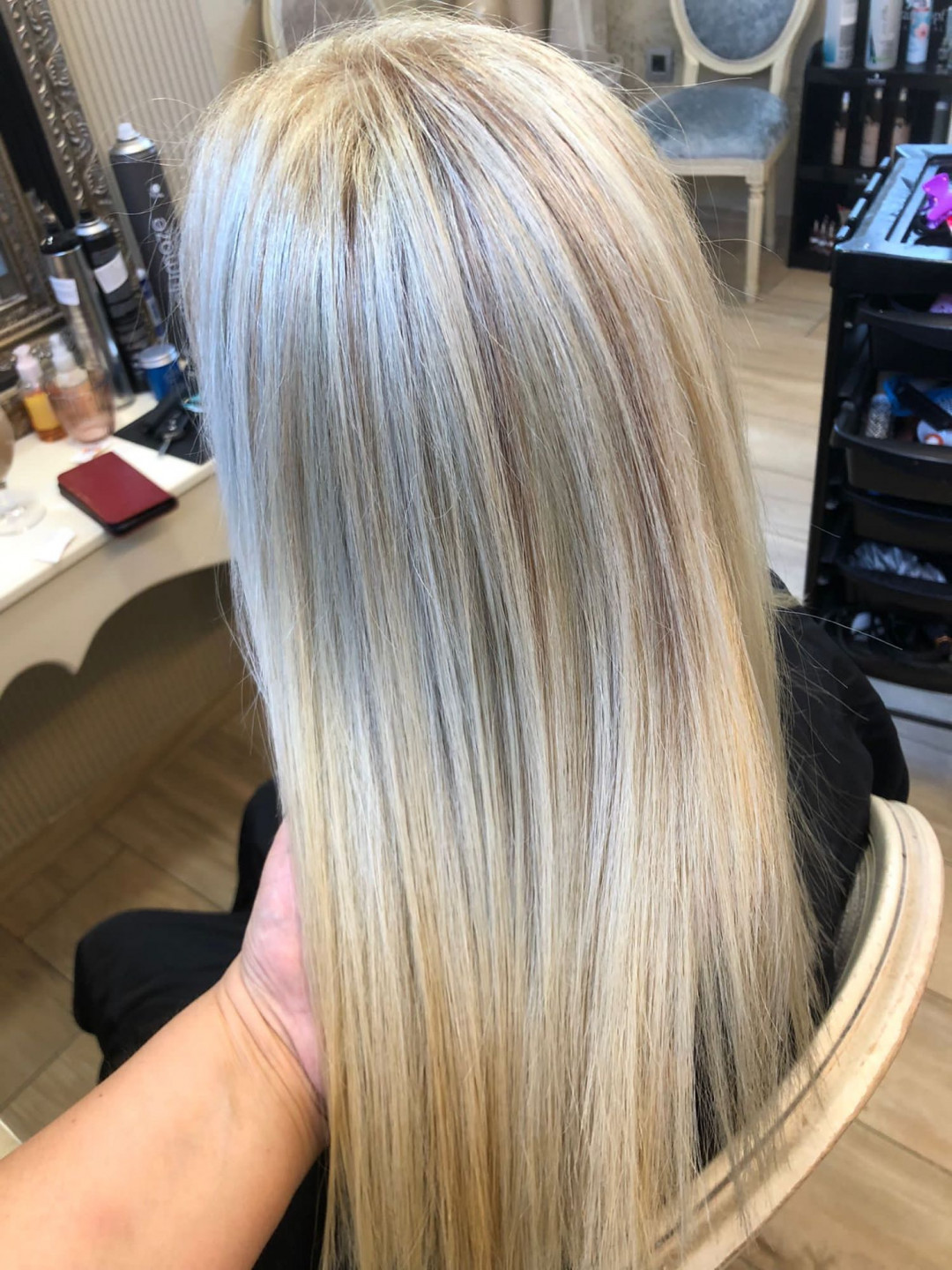 Bibi beauty centar #beograd Pramenovi Pramenovi na foliju u 1 / 2 boje / blanšem + olaplex+ preliv - duga kosa