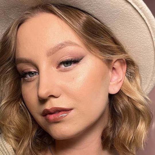 Pudra beauty & cosmetics bar #beograd Make-up / šminkanje Profesionalno šminkanje - večernja šmi