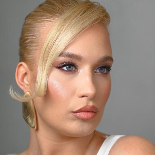 Ivana Vit #beograd Make-up / šminkanje Profesionalno šminkanje za mladu