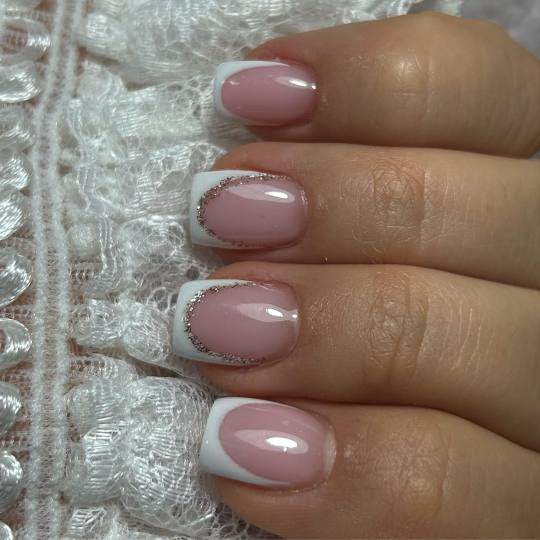 Moon Beauty Bar #beograd Izlivanje noktiju Izlivanje noktiju gelom - kratki nokti